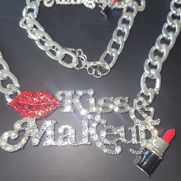 Kiss & Makeup Necklace and Bracelet - Picture 2 of 2